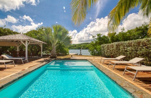 Le Robert Villa | Exceptional water front villa (MQRO07)
