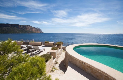 Cassis Villa | Exceptional waterfront villa
