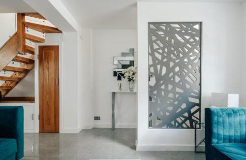 Chelsea Apartment | Exceptional Whole House Chelsea with Roof Terrace