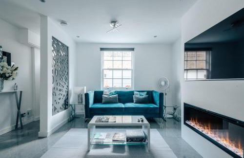 Chelsea Apartment | Exceptional Whole House Chelsea with Roof Terrace