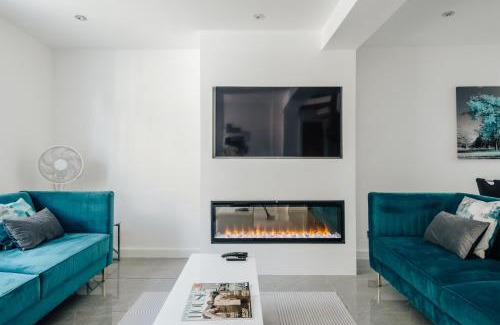 Chelsea Apartment | Exceptional Whole House Chelsea with Roof Terrace
