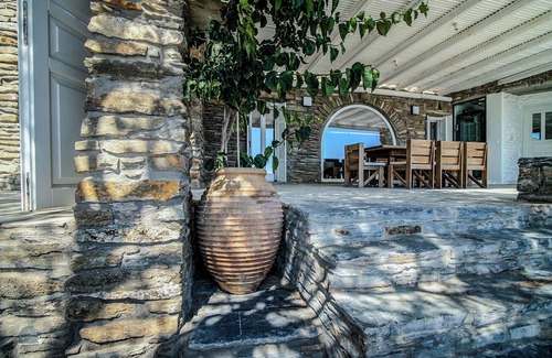 Koundouros Villa | EXCEPTIONAL WINDMILL VILLA IN AN IDYLLIC SETTING