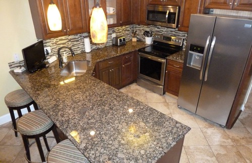 Ocean Drive Condo | EXCEPTIONALLY CLEAN 3BR/3BA OCEANFRONT CONDO-NOVEMBER DATES AVAIL. STARTING 11TH
