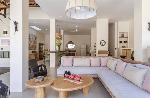 Banjar Semer Villa | Exciting Chic 4BR Stylish Villa Next to Seminyak