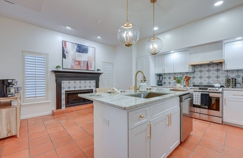Valrico Villa | Exciting Valrico Villa w/Private Pool & Game Room