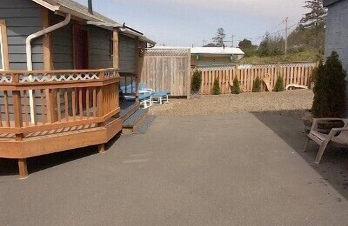 Depoe Bay House | ExcitingView during the StormsWiFiGasFireCovered Parking.Extended stays welcome.