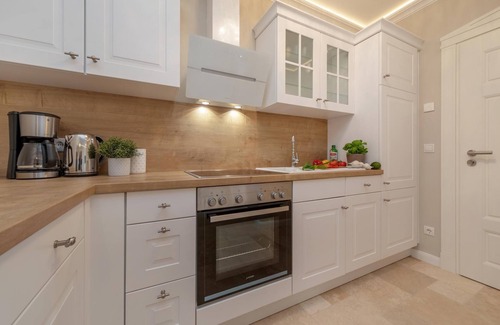 Zingst Apartment | Exclusive vacation apartment in a thatched house for 2 people in the middle of Zingst.