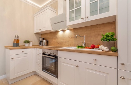 Zingst Apartment | Exclusive vacation apartment in a thatched house for 2 people in the middle of Zingst.
