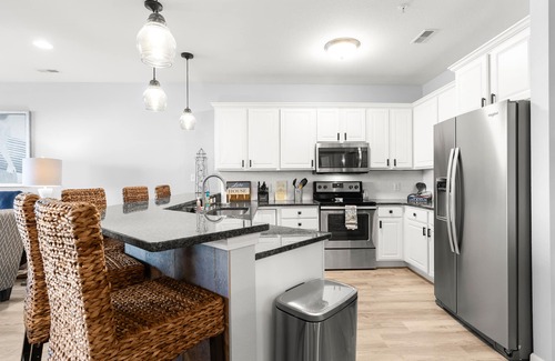 Osage Beach Condo | Exclusive 1st Class Lands' End Main Channel Waterfront View w/Afternoon Shade!