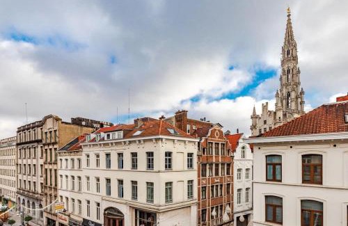 Lower Town Apartment | Exclusive 2BR with UNESCO Views