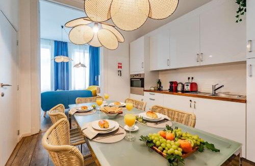 Lower Town Apartment | Exclusive 2BR with UNESCO Views