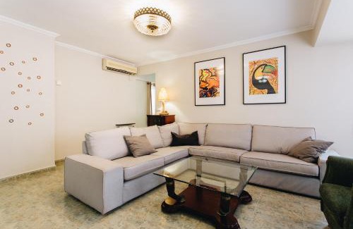La Malva-rosa Apartment | Exclusive 3 Bedroom Beach Apartment