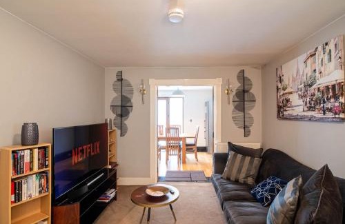 Woodseats Villa | Exclusive 3-Bedroom Villa in Sheffield