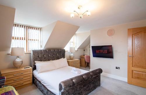 Woodseats Villa | Exclusive 3-Bedroom Villa in Sheffield