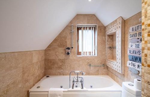 Woodseats Villa | Exclusive 3-Bedroom Villa in Sheffield
