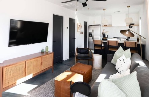 Phoenix Apartment | Exclusive 9 Unit Condo Complex w/Private Pool+More