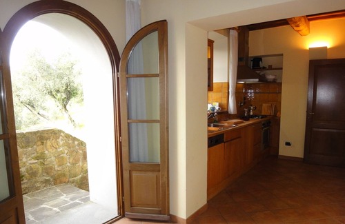 Lamporecchio Apartment | Exclusive accommodation in large villa near Vinci with pool
