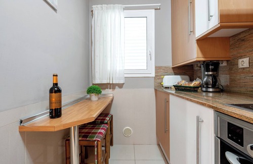Salou City Centre Apartment | Exclusive Apartment for Families 'Les Ones' 50 Meters from the Beach with Shared Pool