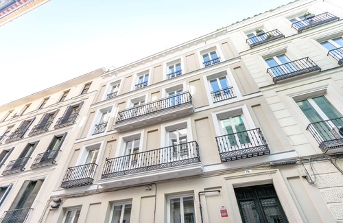 Cortes Apartment | Exclusive apartment in the best area of Madrid. Madrazo III