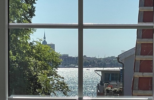 Altefaehr Apartment | Exclusive apartment with harbor view - 200m to the south beach on the island of Rügen