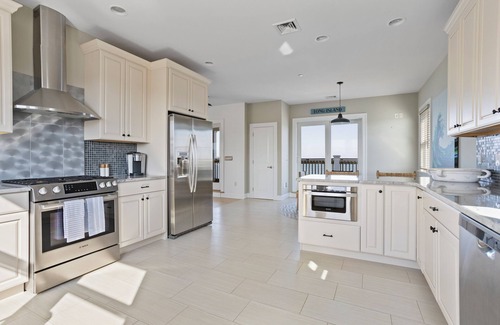 East Quogue House | Exclusive Bayfront Oasis Awaits You In East Quogue