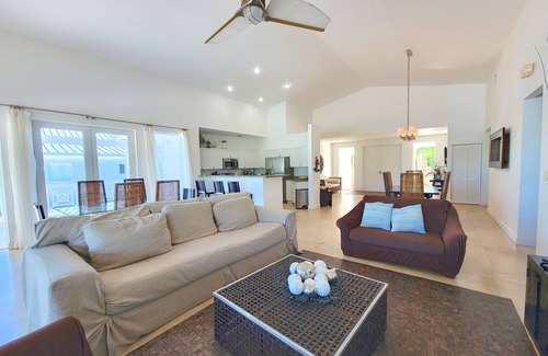 North Bimini House | Exclusive Bimini Bay home with private boat slip.