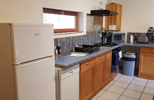 Montrollet Cottage | Exclusive countryside retreat on 8 acres with private lake - pet friendly !