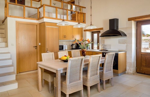 Makhairoi Villa | Exclusive Crete Villa | Villa Aladanos | Private Pool | Jacuzzi | 4 BDR | Maheri