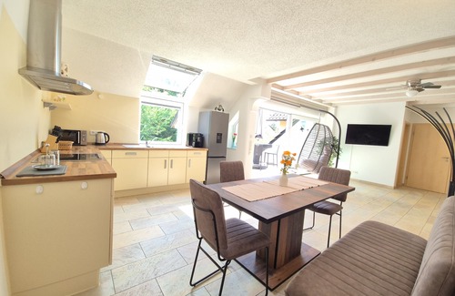 Stockstadt am Main Apartment | Exclusive family-friendly apartment 110 sqm, separate entrance, close to the city center, office