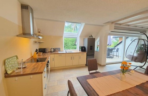 Stockstadt am Main Apartment | Exclusive family-friendly apartment 110 sqm, separate entrance, close to the city center, office