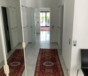 Hausen im Wiesental Apartment | Exclusive Ferienwohnung mit Sportpool zum Schwimmen und Massieren