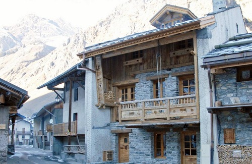 Champagny-en-Vanoise Ski Chalet | Exclusive chalet near the ski area