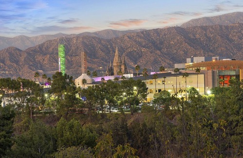 Los Angeles House | Exclusive Gated Retreat - Hollywood Hills/Universal Studios