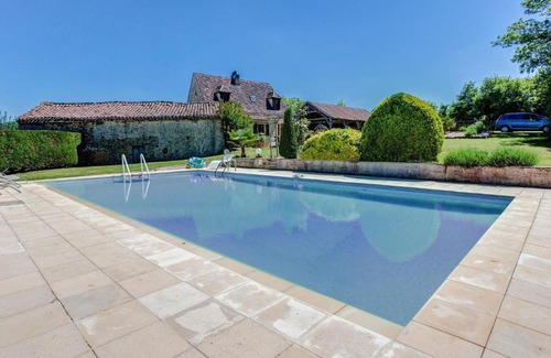 Sainte-Foy-de-Belves House | Exclusive Holiday Home in Sainte Foy de Belv s with Pool