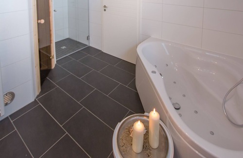 Nordhorn House | Exclusive holiday home with sauna & whirlpool