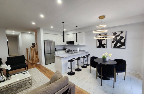 Thorold House | Exclusive Home in Niagara Falls