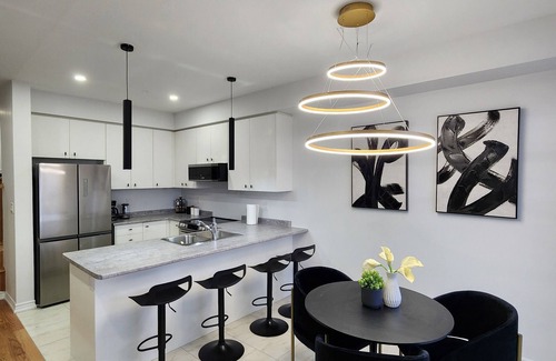 Thorold House | Exclusive Home in Niagara Falls