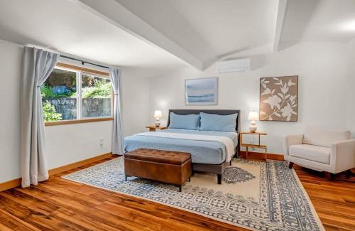 Three Lakes House | Exclusive Lakefront For 10 with Sauna Kayaks Peace