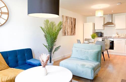 Bow Apartment | Exclusive Last-Minute Offer l Stylish 2-Bed Apartment for 6 Guests l Great Rates l Hofin Stays Short Lets & Serviced Accommodation