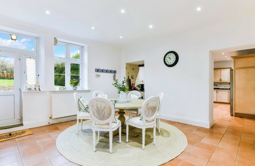 Tadworth House | Exclusive Luxury Surrey Manor, Sleeps 18+, Private Grounds, Parking, London Link