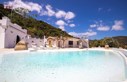 Tertenia Villa | Exclusive luxury villa with private pool, near the sea for 12 people
