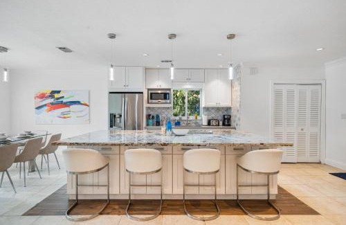 Biscayne Park House | Exclusive Miami House: Your Private Pool Paradise