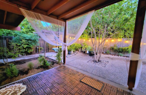 Arden-Arcade House | Exclusive Mid-Century Modern Retreat with Private Park & Pool Access