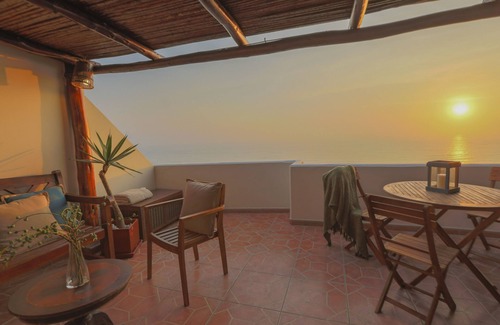 Santa Cruz Apartment | Exclusive Oceanfront Penthouse in Miraflores with rooftop terrace and barbecue