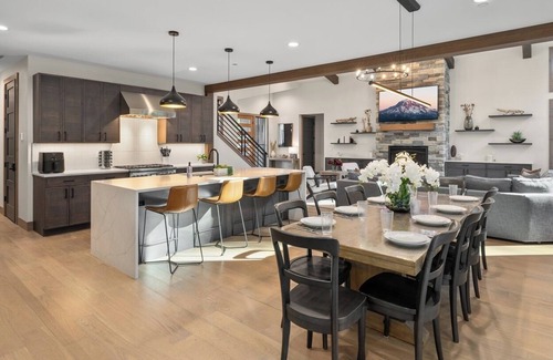 Ronald House | Exclusive Perk @ Suncadia's #1 Private Setting + Pool/Amazing Game Room