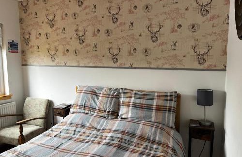 Forres Apartment | Exclusive Private double room, en-suite wet room Private entrance