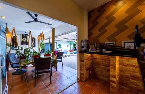 Bang Sare Villa | Exclusive Private Fully Enclosed 7 Bedroom Resort with Beautiful Pool