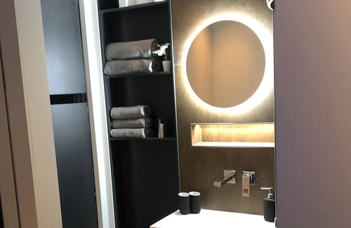 Nippes Apartment | Exclusive sea container Tiny House Cologne Niehl
