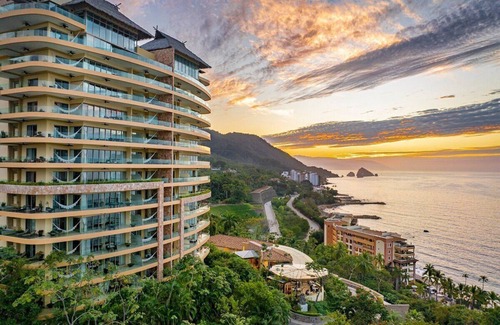 Mismaloya Apartment | Exclusive studio in Garza Blanca: luxury and comfort in front of the sea.