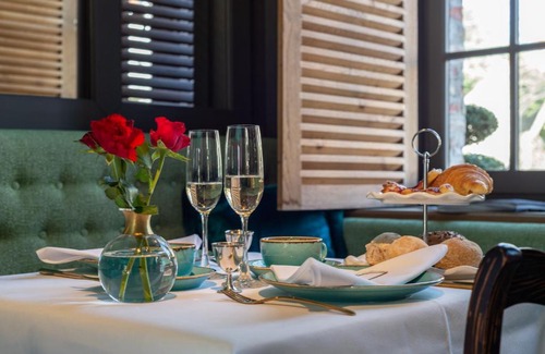 Historical Center Bruges Bed & Breakfast | Exclusive Suites The Secret Garden
